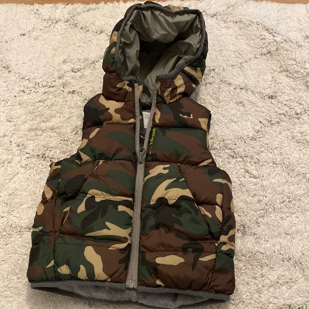 Zara camouflage puffer vest